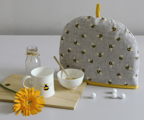 (image for) TEA COSY BEE